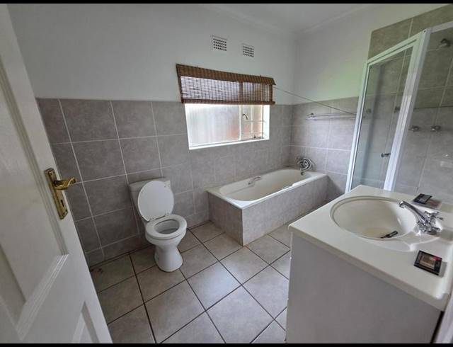 6 BEDROOM HOUSE FOR SALE IN CLAYVILLE EAST